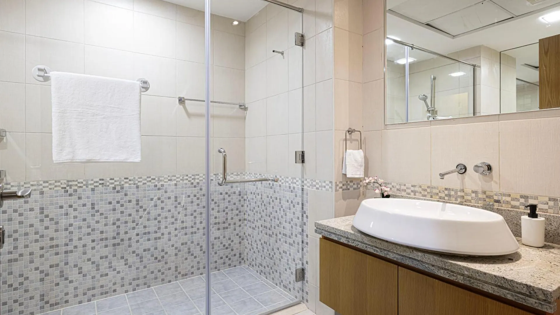 Homestay Next'Living - Luxury Private Room In A Coliving Villa Dubai United Arab Emirates