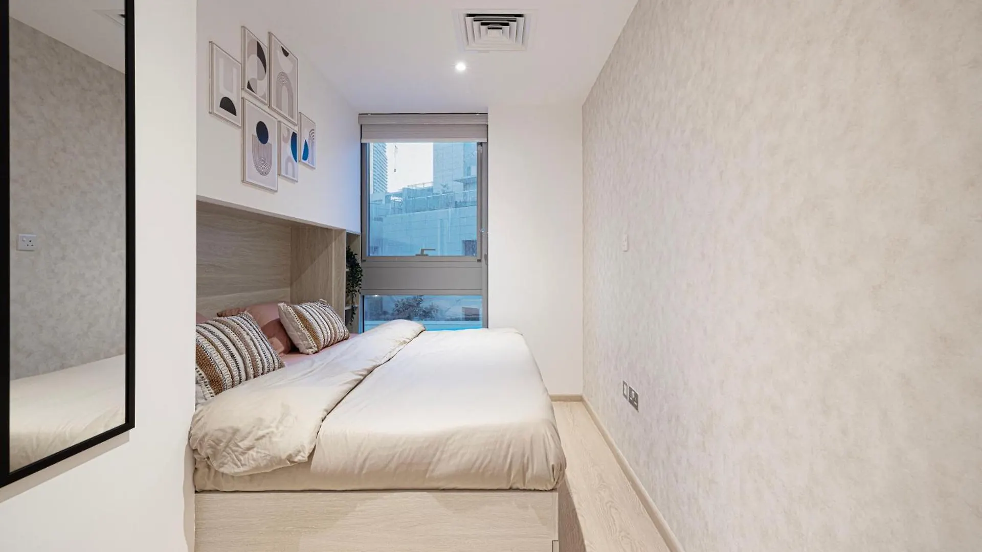 Homestay Next'Living - Luxury Private Room In A Coliving Villa Dubai United Arab Emirates